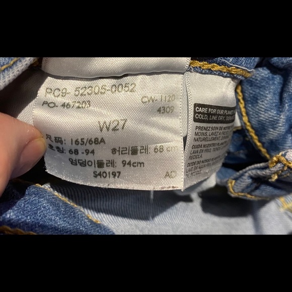 Women’s Levi’s Jeans - Picture 3 of 3
